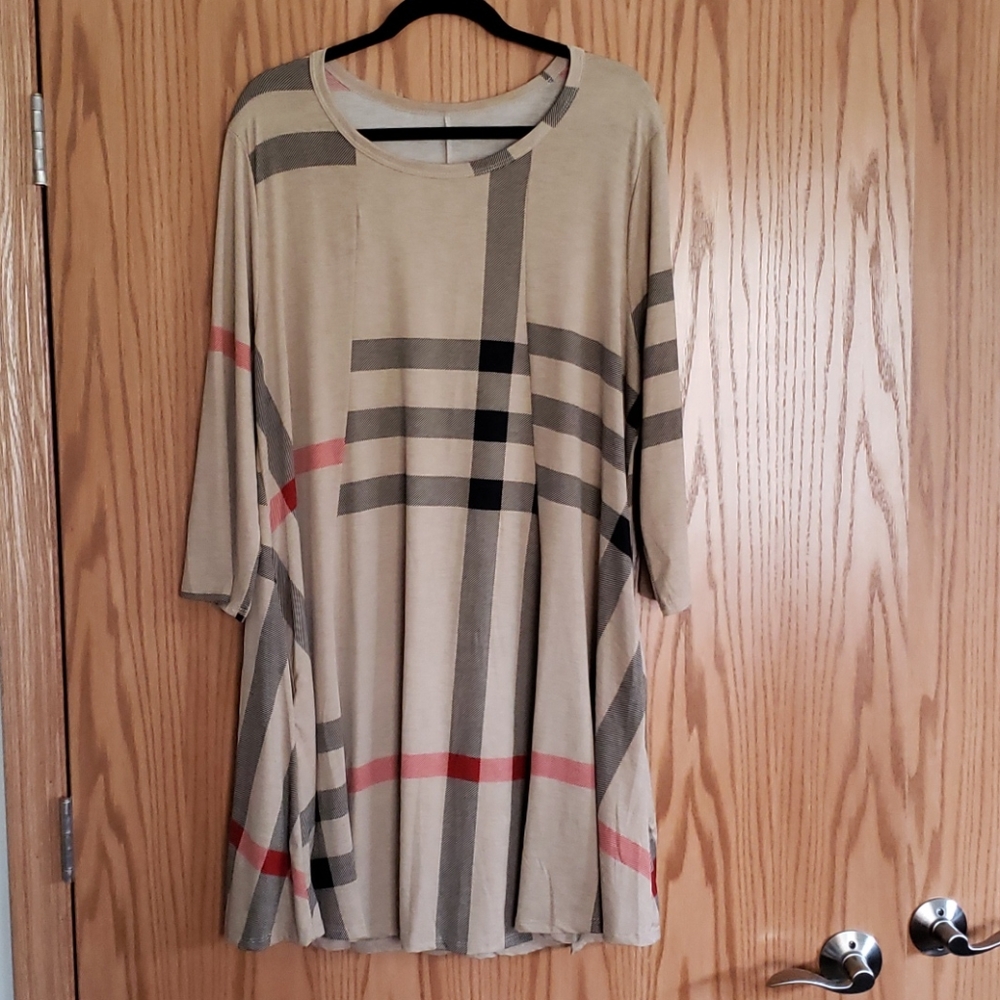 Tan/black dress with pockets